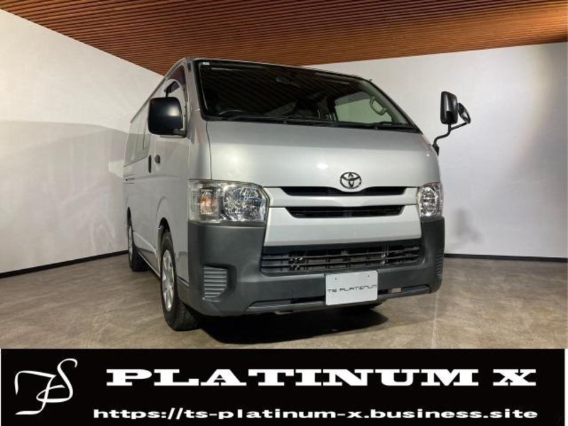 TOYOTA　HIACE VAN