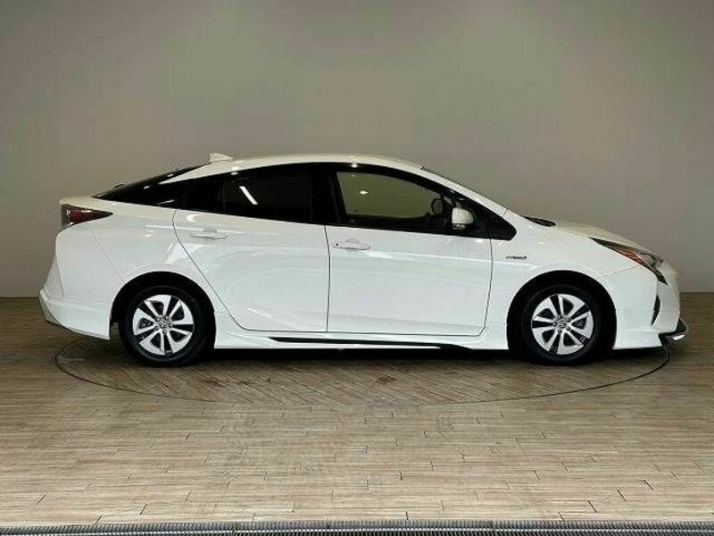 PRIUS-13