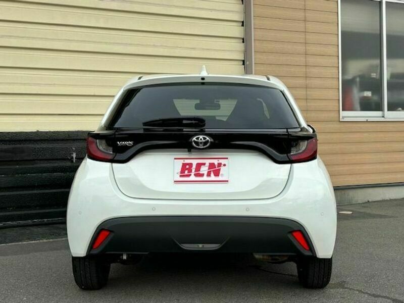 YARIS-4