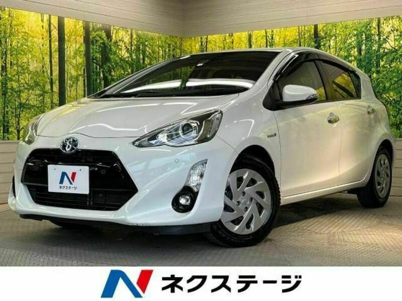 TOYOTA　AQUA