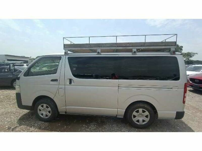 HIACE VAN-11