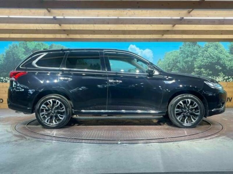 OUTLANDER PHEV-3