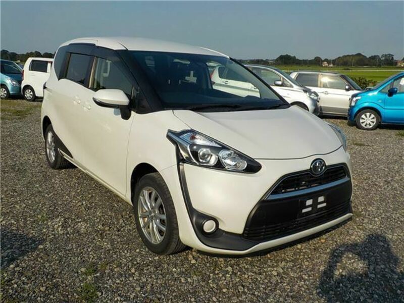 TOYOTA　SIENTA