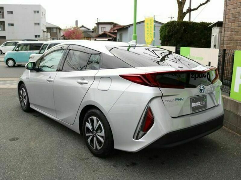 PRIUS PHV-6