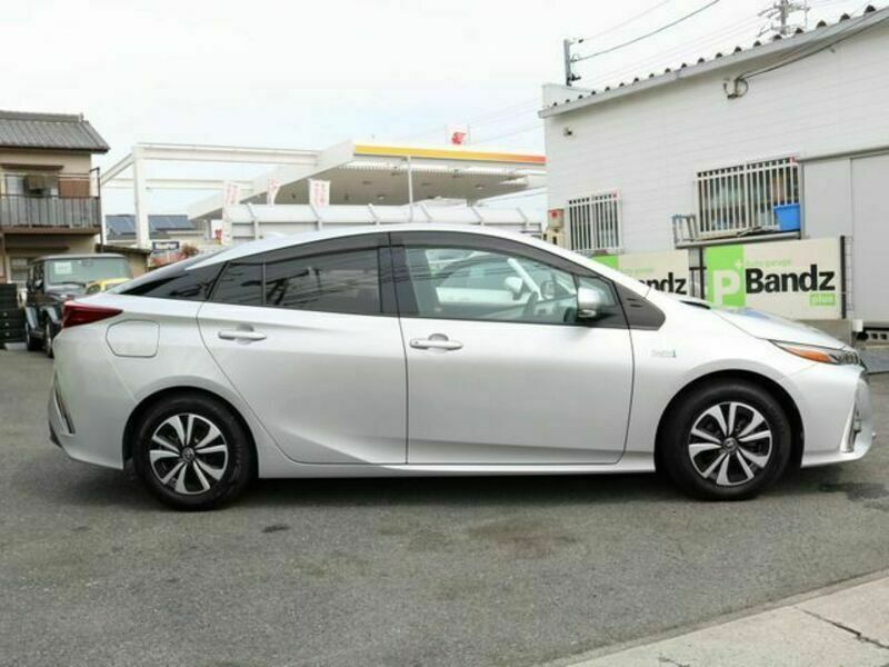 PRIUS PHV-9