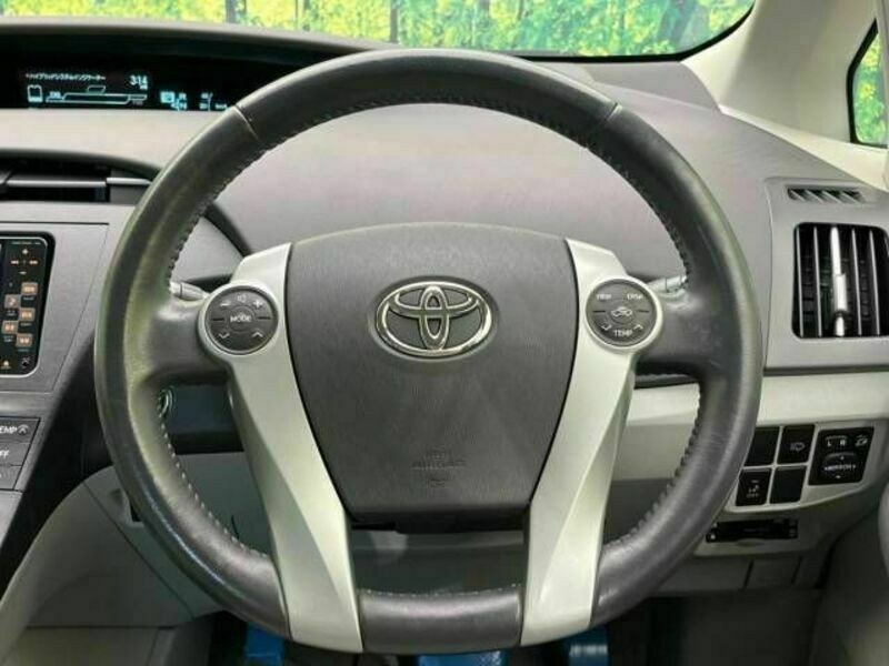 PRIUS-11