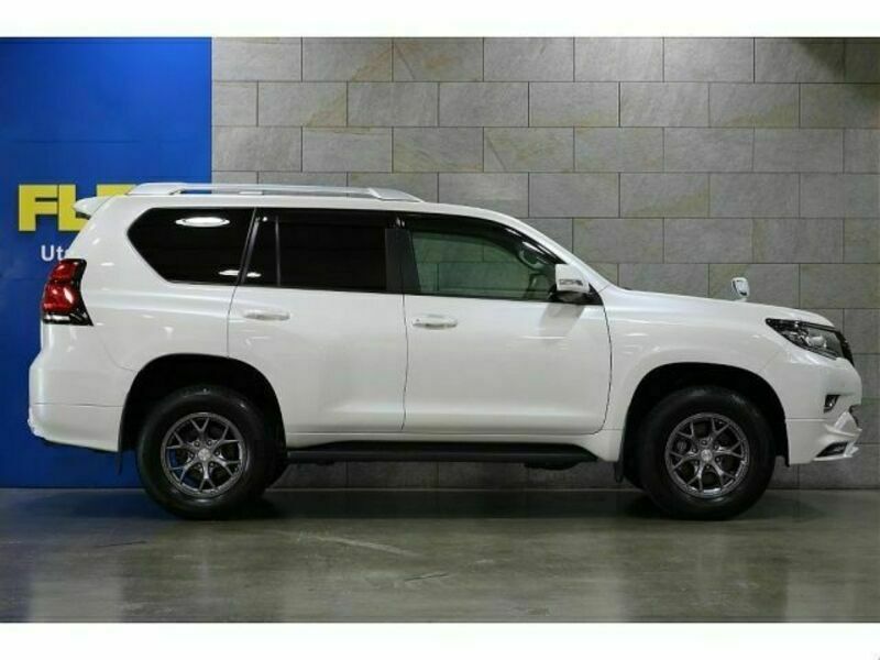 LAND CRUISER PRADO-4