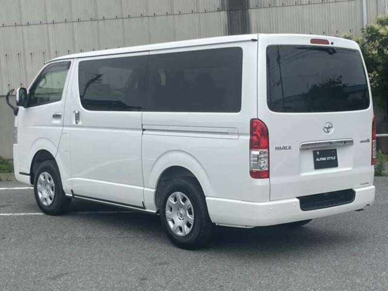 HIACE VAN-11