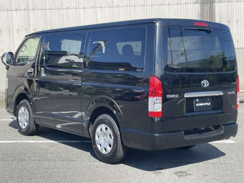 HIACE VAN-11