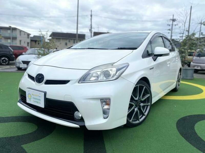 TOYOTA　PRIUS