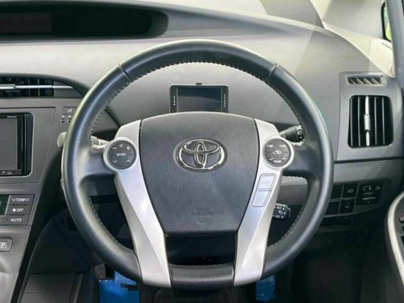 PRIUS-12