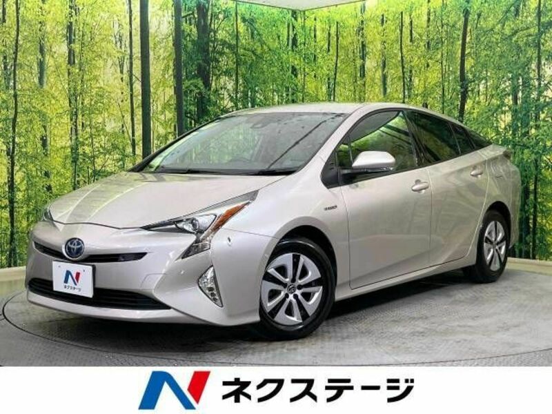 TOYOTA　PRIUS