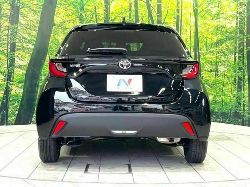 YARIS-15