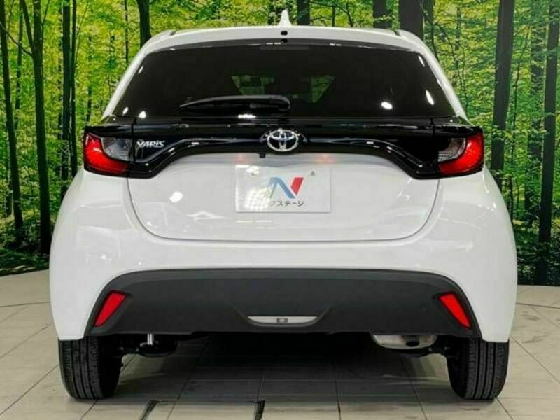 YARIS-15