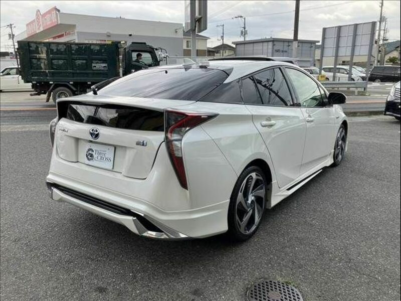 PRIUS-4