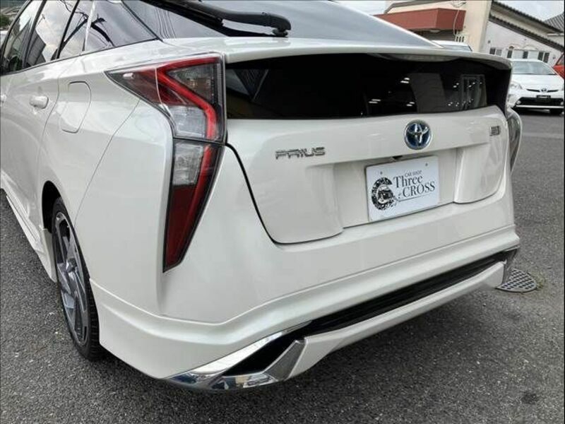 PRIUS-12