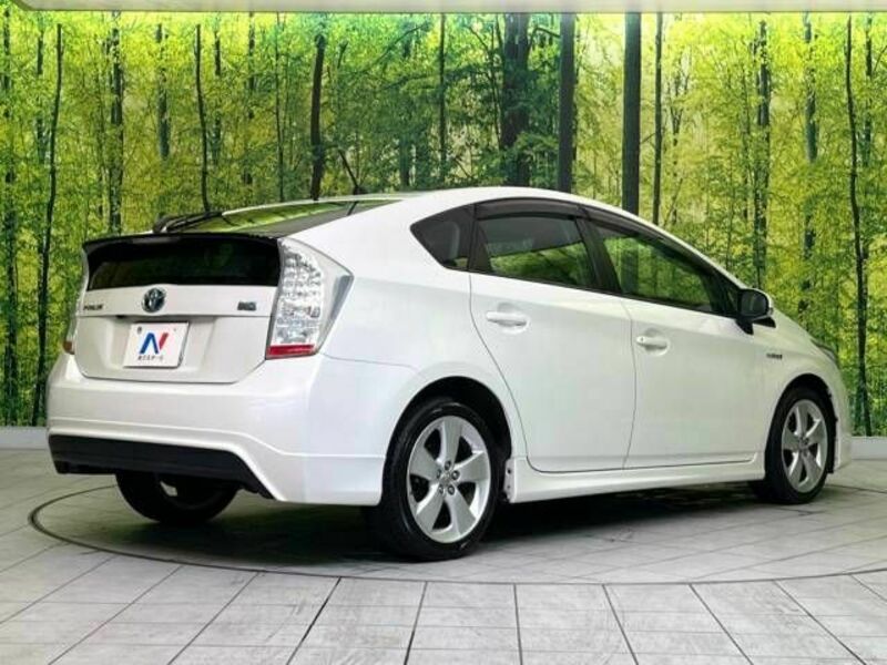 PRIUS-17