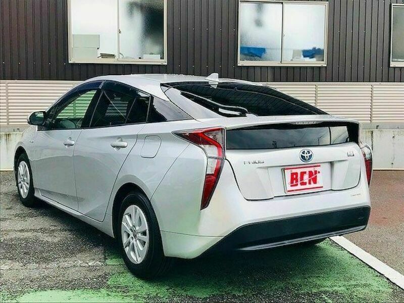 PRIUS-8