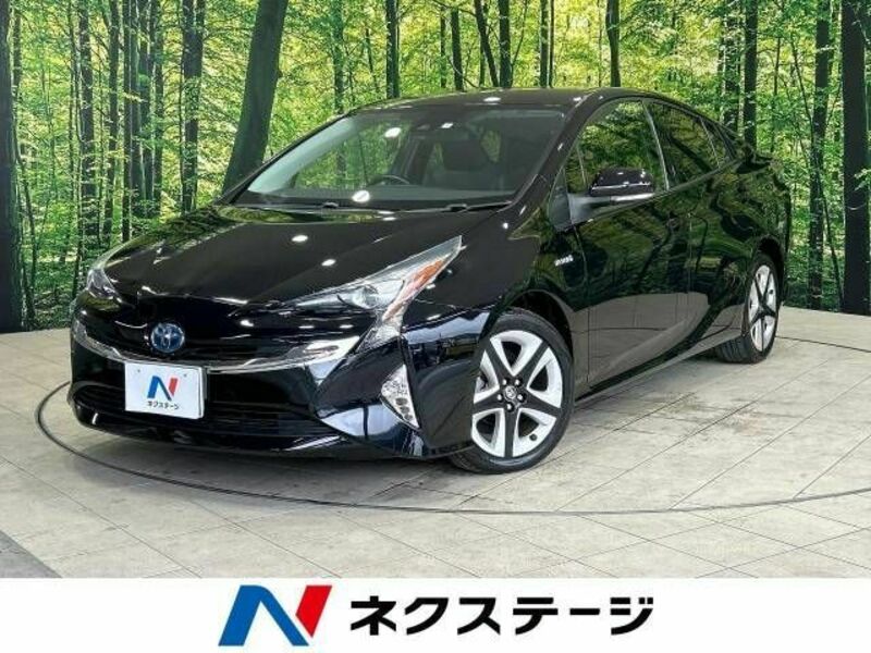 TOYOTA　PRIUS