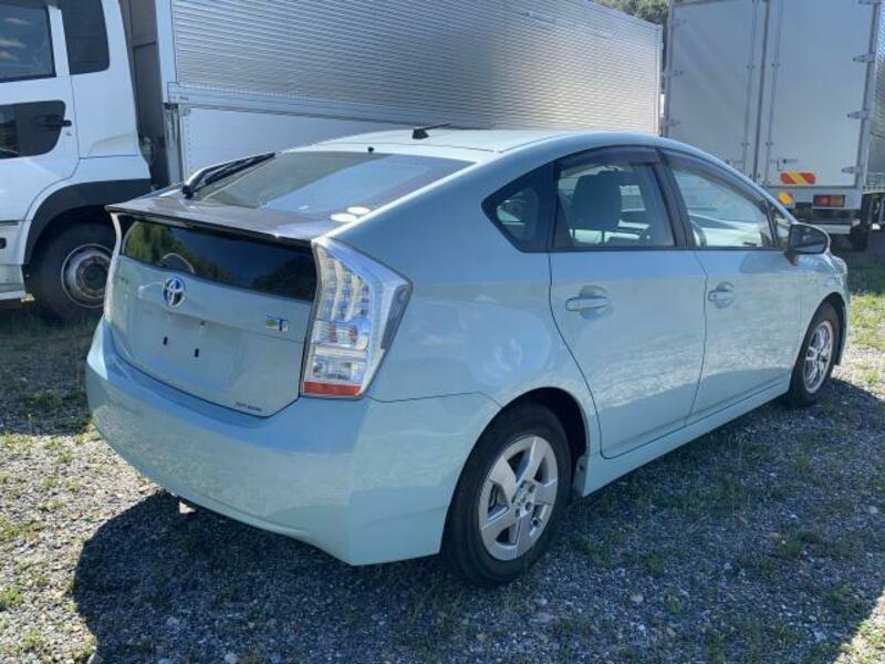 PRIUS-3