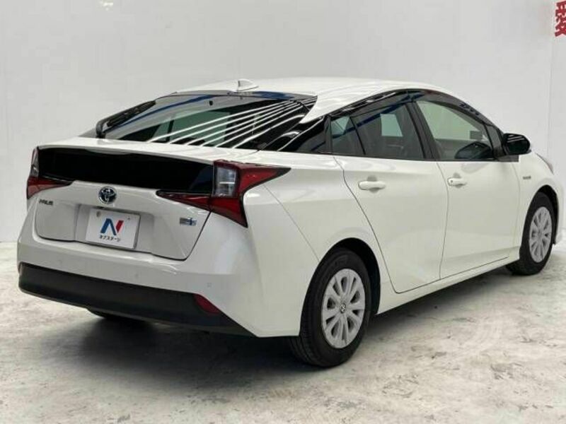 PRIUS-13