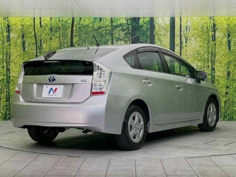 PRIUS-17