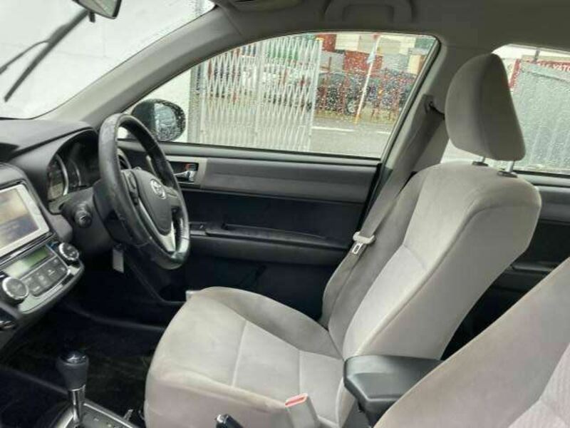 COROLLA AXIO
