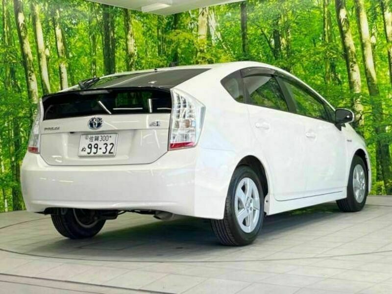 PRIUS-17