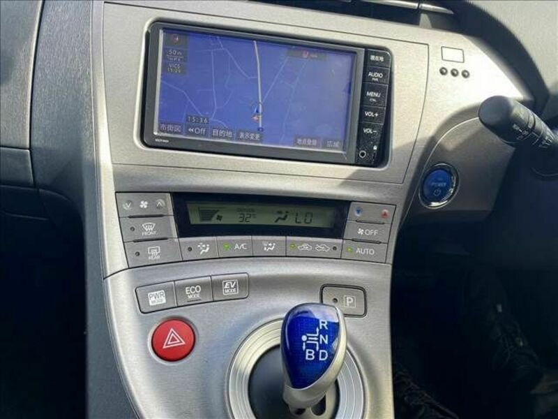 PRIUS-17