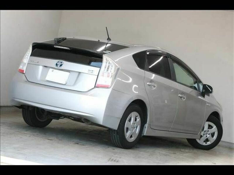 PRIUS-11