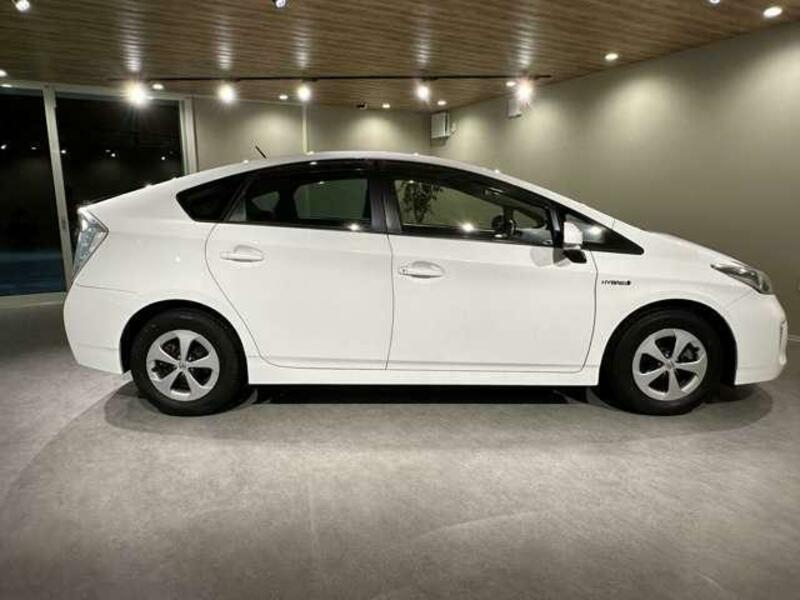 PRIUS-3