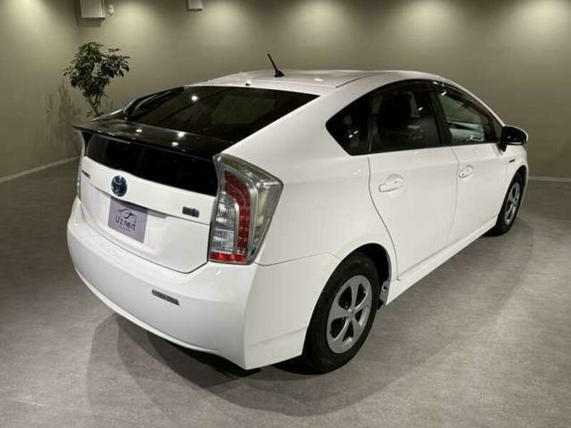 PRIUS-13