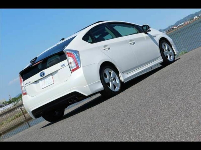 PRIUS-7