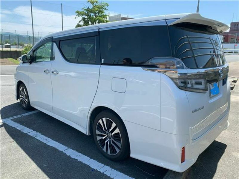 VELLFIRE-1