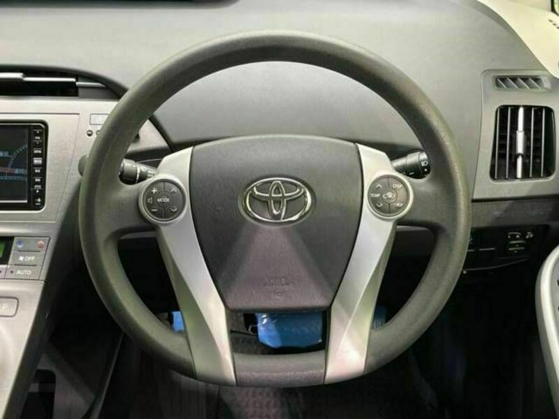 PRIUS-11