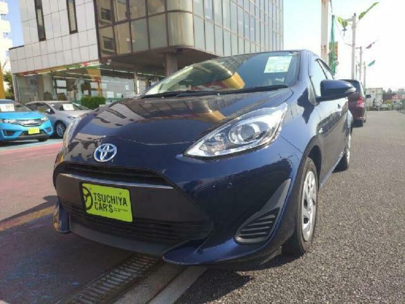 TOYOTA　AQUA