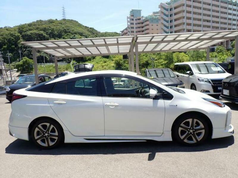 PRIUS-3