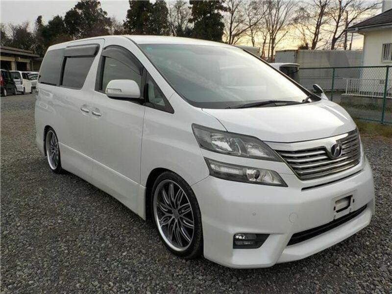 TOYOTA　VELLFIRE