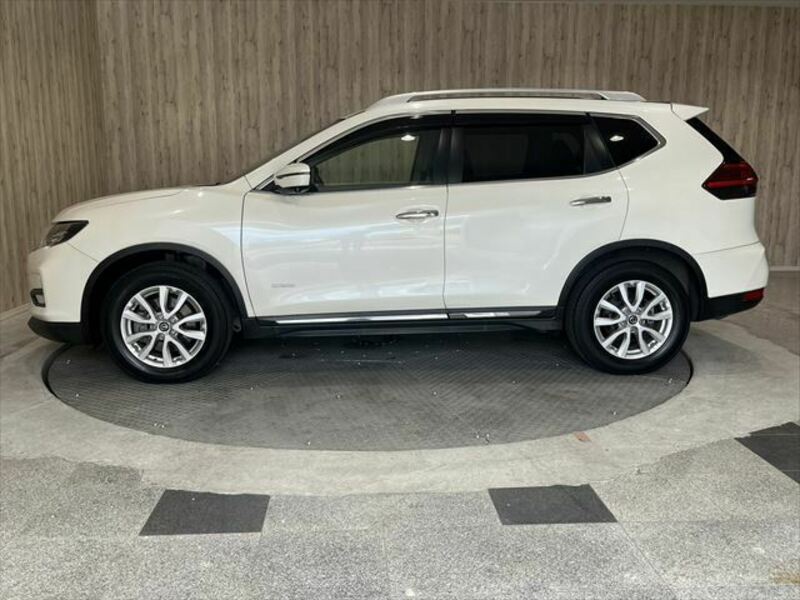 X-TRAIL-18