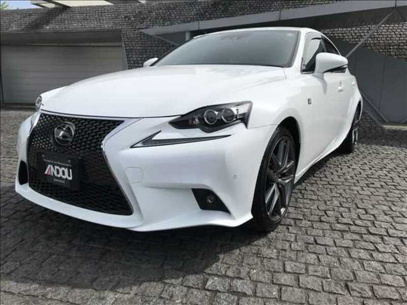 LEXUS　IS