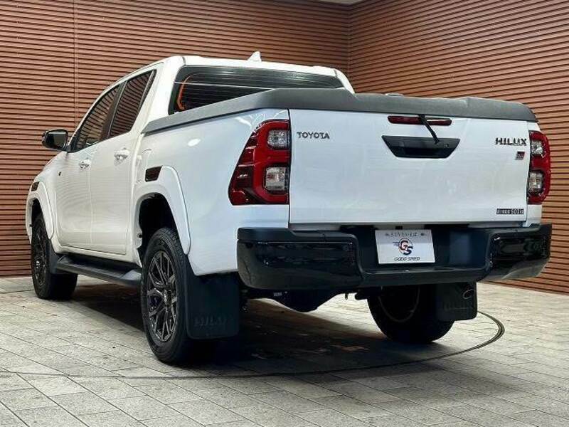 HILUX-14