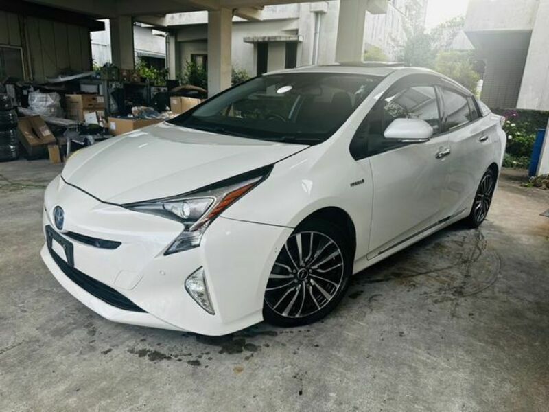 TOYOTA　PRIUS