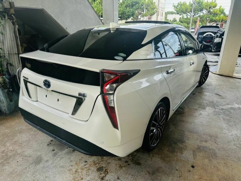 PRIUS-4