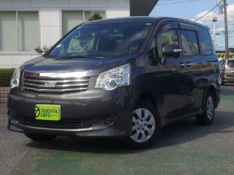 TOYOTA　NOAH