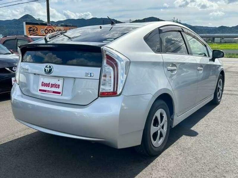 PRIUS-13