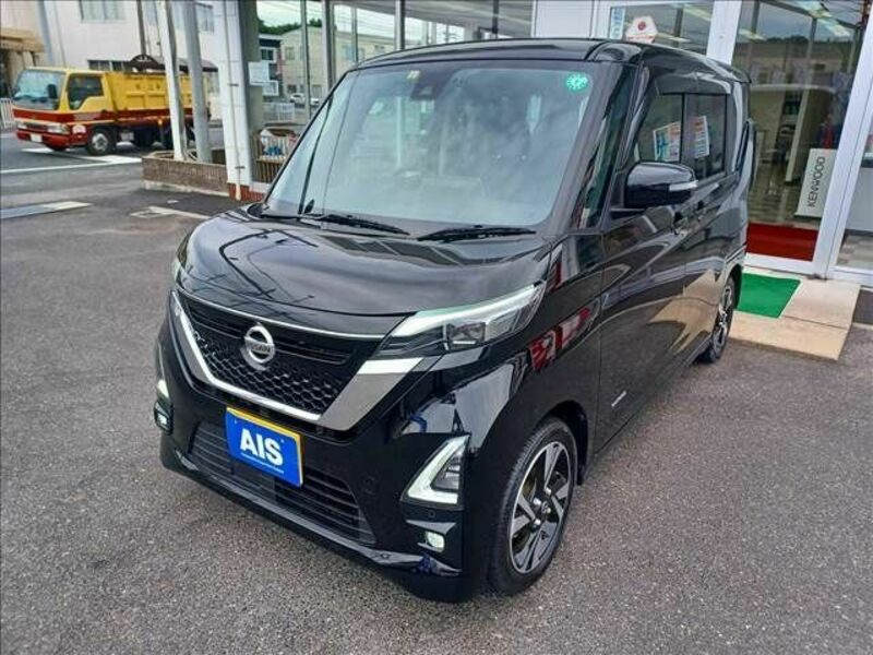 NISSAN　ROOX