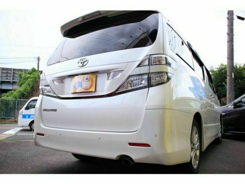 VELLFIRE-13