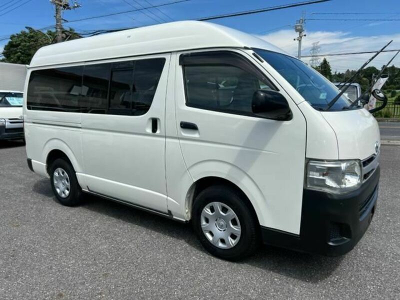 TOYOTA　HIACE VAN