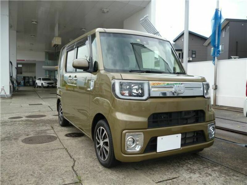 DAIHATSU　WAKE