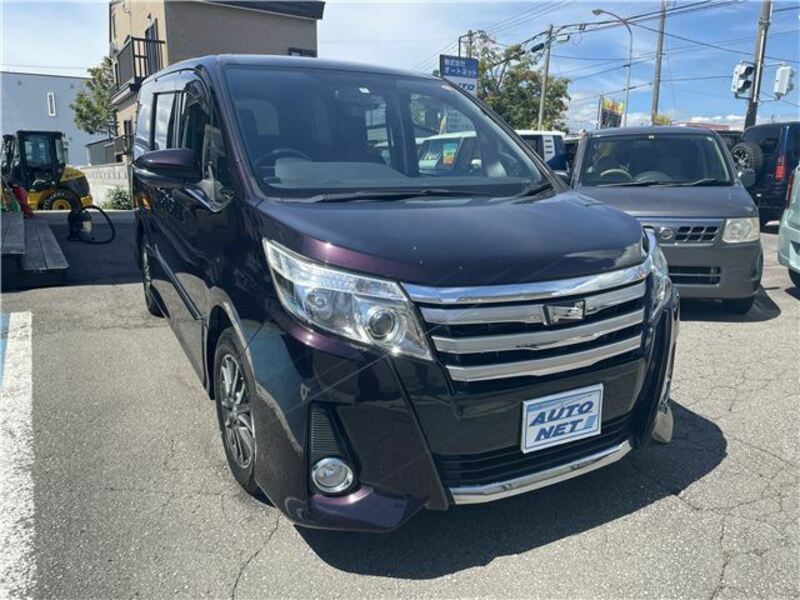 TOYOTA　NOAH